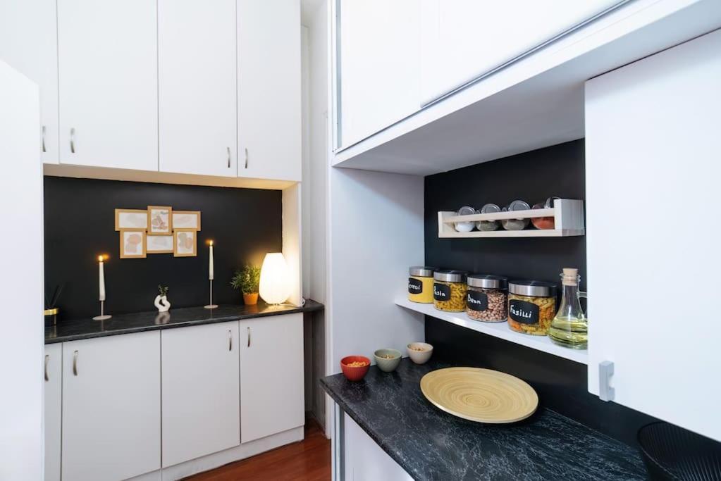 Scadarlija Vintage Old Town Renovated Apartment Белград Екстериор снимка